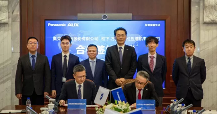 Strong alliance, AUX and Panasonic sign the cooperation association